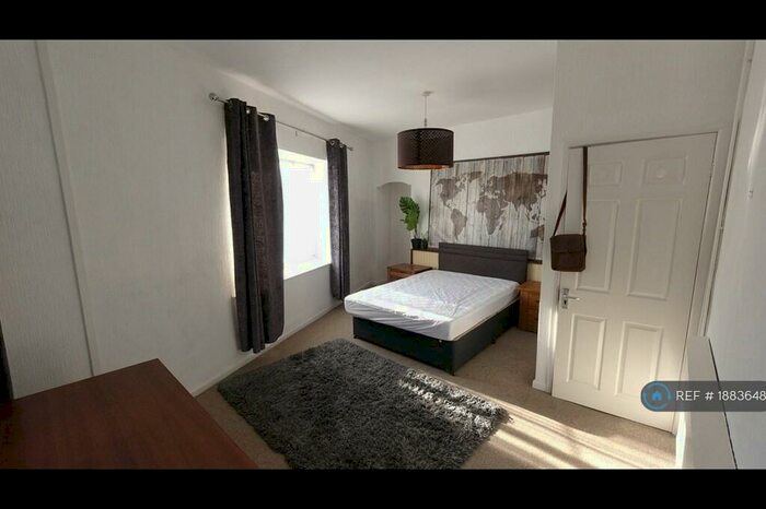 6 Bedroom Semi-Detached House To Rent In &, Bristol, BS16