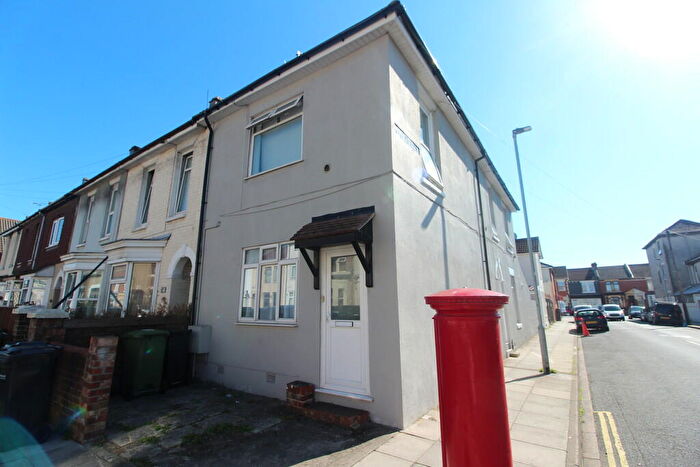 1 Bedroom Flat To Rent In Powerscourt Road, Portsmouth, PO2