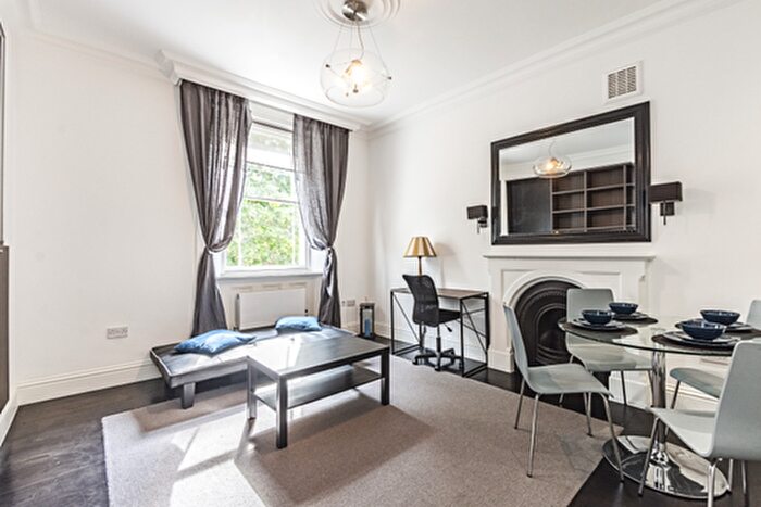 2 Bedroom Flat To Rent In St. Georges Square, London, SW1V