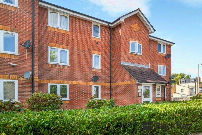 2 Bedroom Flat To Rent In Armoury Road, Lewisham, SE8