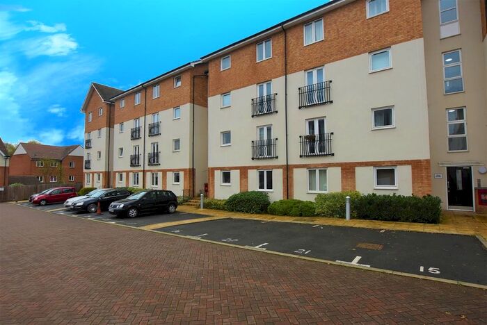 2 Bedroom Flat To Rent In Itea Court, Uxbridge, UB8