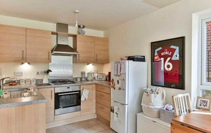 1 Bedroom Flat To Rent In Dalmeny Way, Epsom, KT18