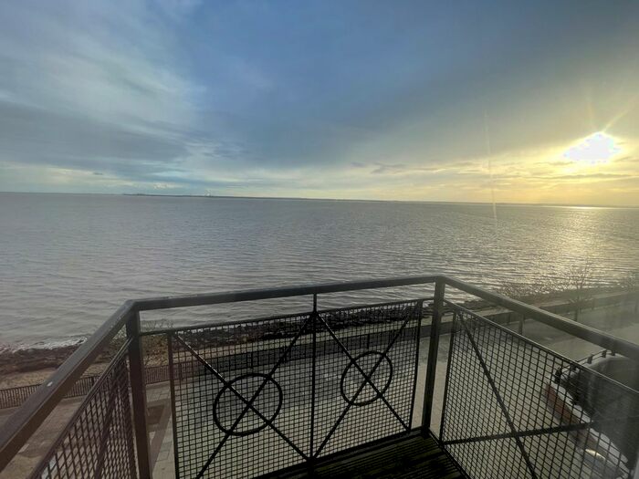 2 Bedroom Flat To Rent In Lancelot Court, Hull, Yorkshire, HU9