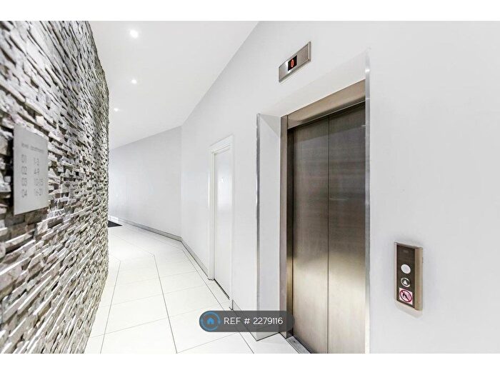 2 Bedroom Flat To Rent In Sloane Apartments, London, E1