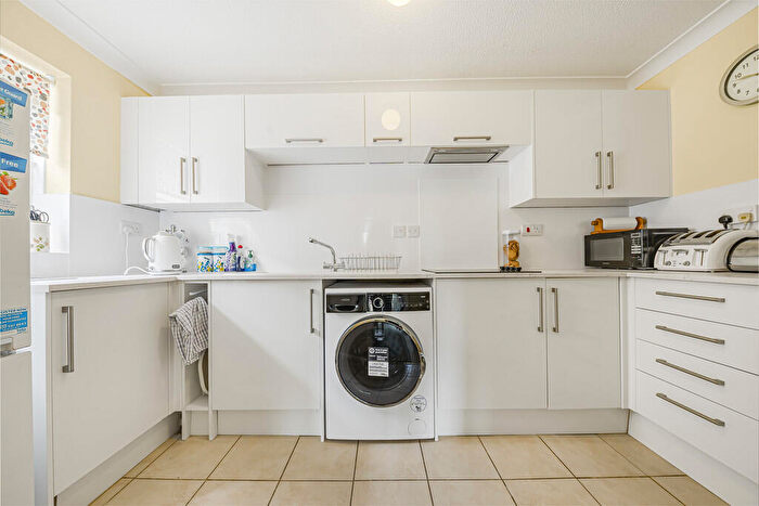 2 Bedroom Apartment For Sale In Friars Mews, Eltham, SE9