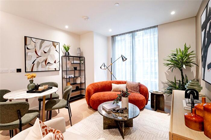 2 Bedroom Flat For Sale In South Quay Plaza, Canary Wharf, E14