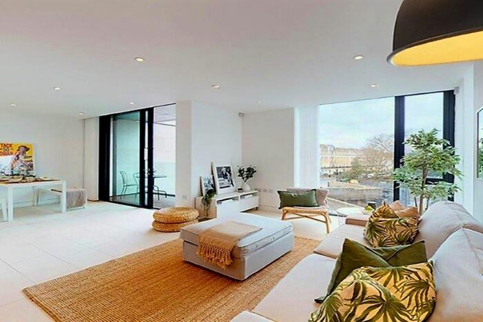 2 Bedroom Flat To Rent In Oval Road, London, NW1