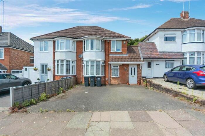 3 Bedroom Semi-Detached House To Rent In Acheson Road, Hall Green, Birmingham, B28