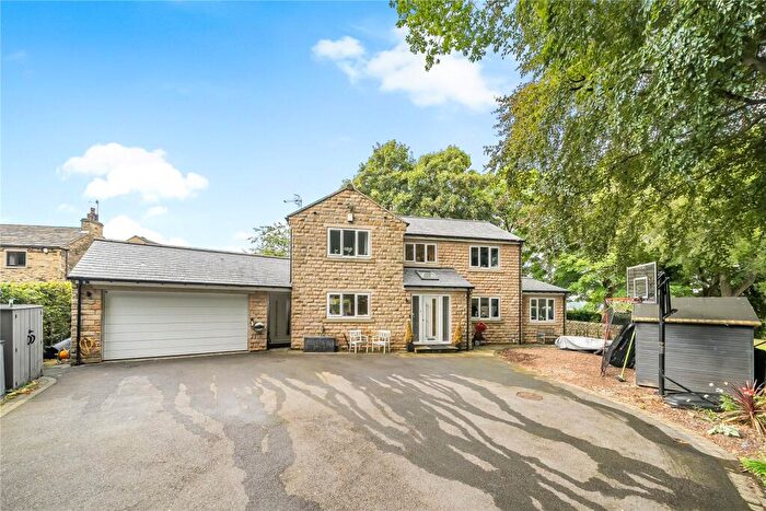 4 Bedroom Detached House For Sale In The Beeches, Woodlands Park Drive, Apperley Bridge, BD10