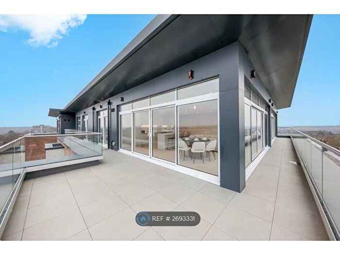 3 Bedroom Flat To Rent In Raffles House, London, NW4