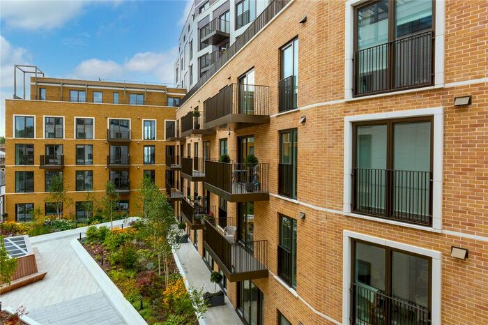 1 Bedroom Flat To Rent In The Potteries, Linden Park Road, Tunbridge Wells, Kent, TN2