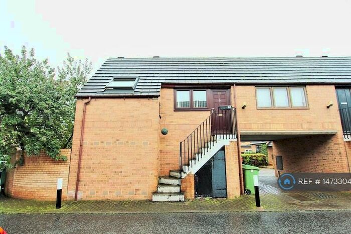 Studio To Rent In Capstan Way, London, SE16