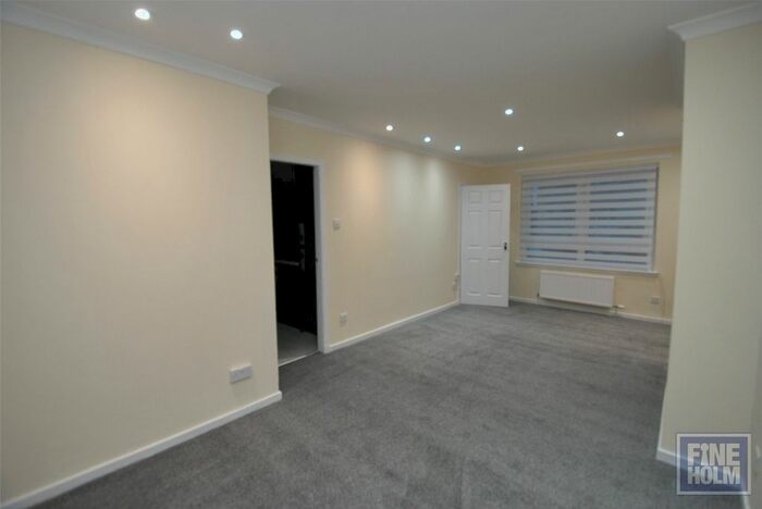 2 Bedroom End Of Terrace House To Rent In Riddon Avenue, Knightswood, Glasgow, G13