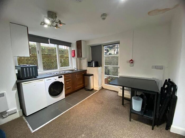 1 Bedroom Flat To Rent In Crowndale Road, Camden Town, London, NW1