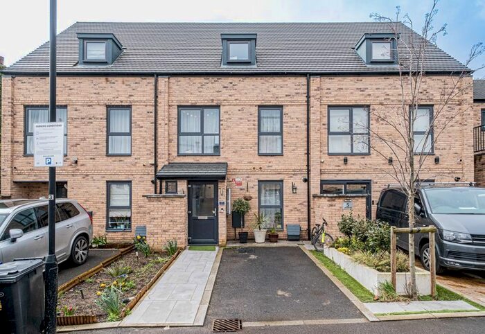 4 Bedroom Terraced House To Rent In Ansel Adams Way, Harrow, HA2