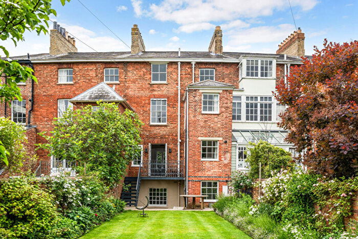 3 Bedroom Town House To Rent In Park Town, Oxford, OX2