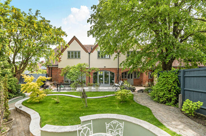 3 Bedroom Semi-Detached House For Sale In Raleigh Park Road, Oxford, OX2