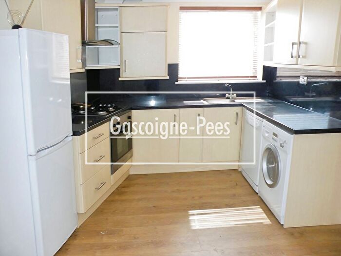 1 Bedroom Flat To Rent In Valzan House, Camberley, GU15