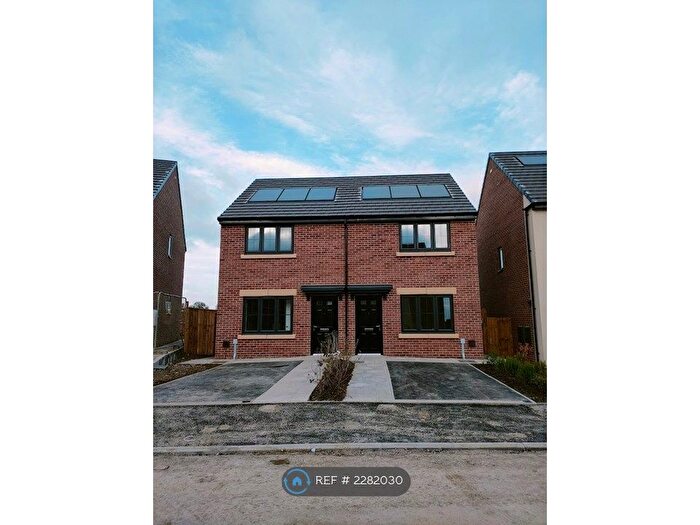 2 Bedroom Semi-Detached House To Rent In Bluebell Way, Thurscoe, S63