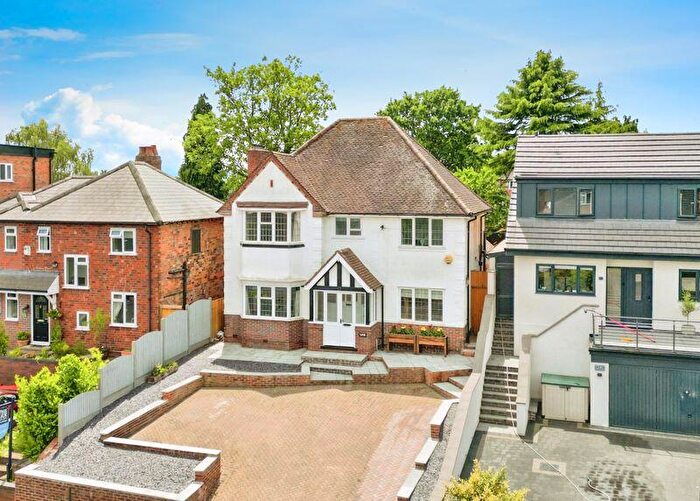 4 Bedroom Detached House For Sale In Penns Lane, Sutton Coldfield, B72