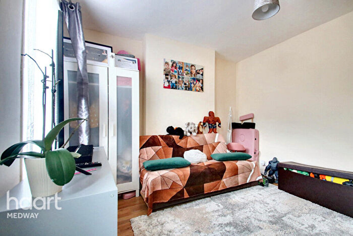 3 Bedroom Terraced House For Sale In Portland Road, Gillingham, ME7