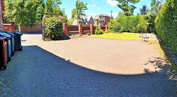 10 Bedroom Semi-Detached House To Rent In Parsonage Road, Manchester, M20
