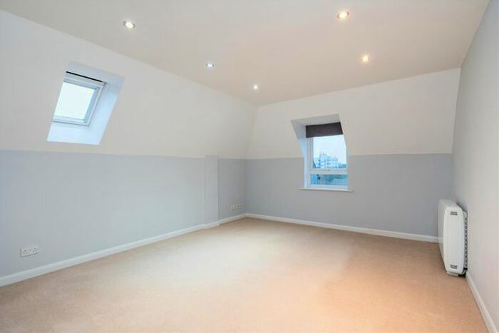 1 Bedroom Flat To Rent In A West Hill, Putney, London, SW15