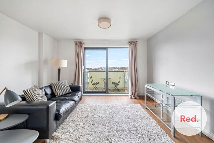 2 Bedroom Flat To Rent In Oval Road, NW1