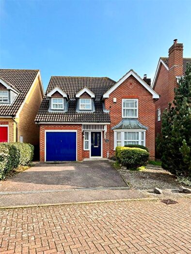 4 Bedroom Detached House For Sale In Jepps Close, West Cheshunt, EN7