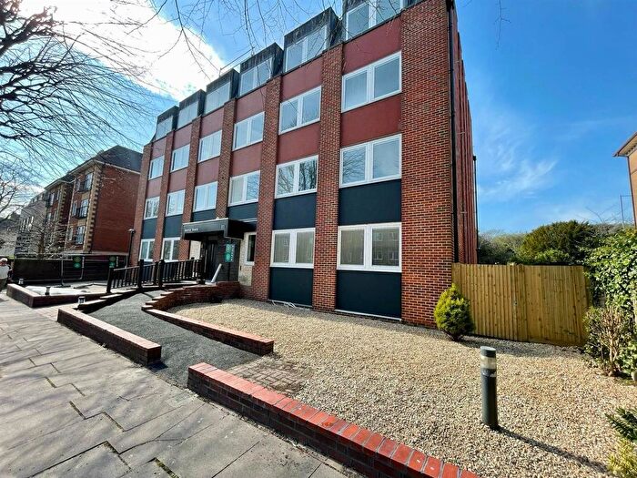 2 Bedroom Flat To Rent In St. Leonards Road, Eastbourne, BN21