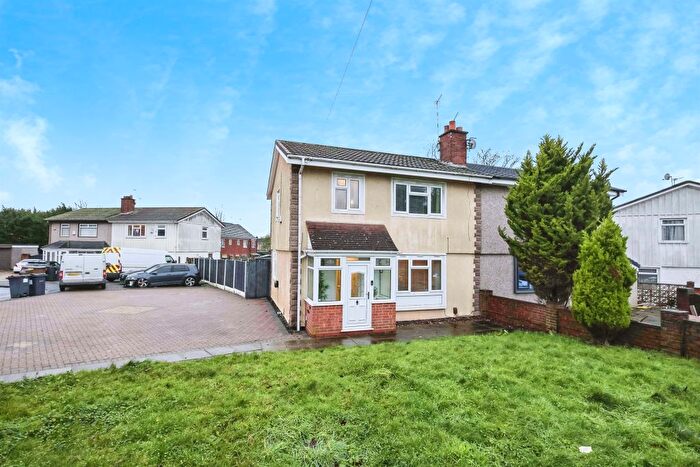 3 Bedroom Semi-Detached House For Sale In Brook Croft, Sheldon, Birmingham, B26