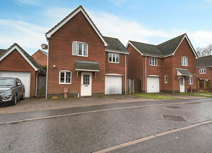 4 Bedroom Semi-Detached House To Rent In Roe Drive, NR5