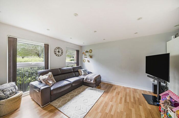 1 Bedroom Flat For Sale In Brindley Court, Letchworth Road, Stanmore, HA7