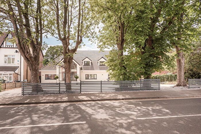 6 Bedroom Detached House For Sale In Lichfield Road, Four Oaks, B74