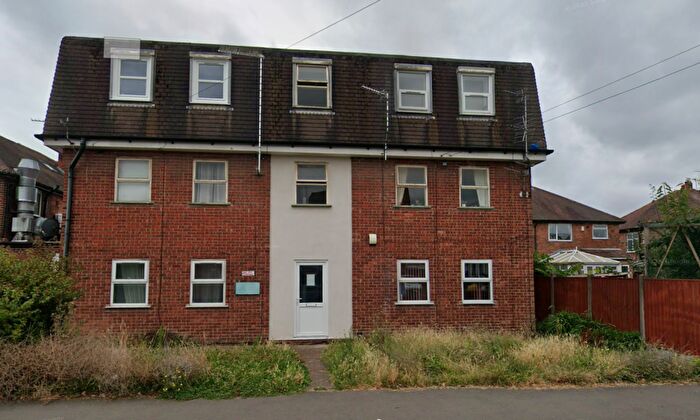 2 Bedroom Flat For Sale In Fountains Court, Beeston, Nottingham, NG9