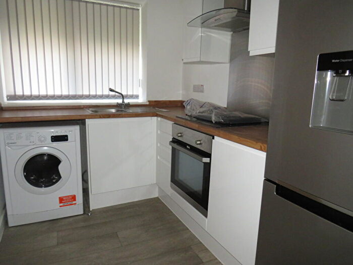 1 Bedroom Apartment To Rent In West Parade Flats, Halifax, HX1