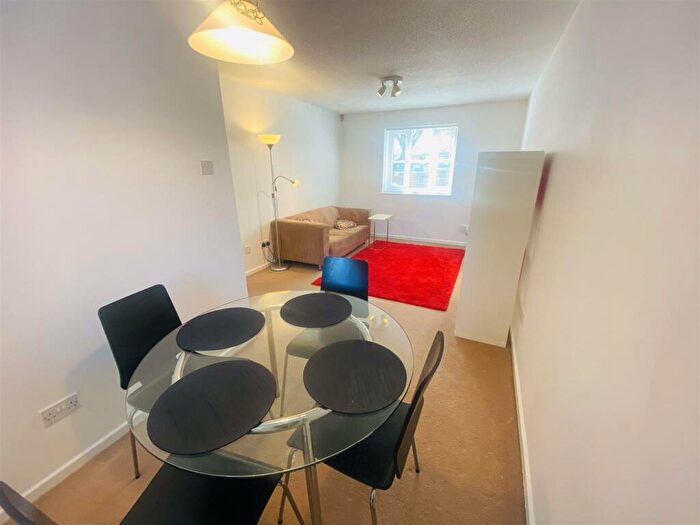 2 Bedroom Flat To Rent In B Caslon Court, Somerset Street, Bristol, BS1