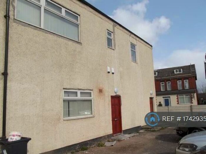 2 Bedroom Flat To Rent In Liverpool Road, Manchester, M44