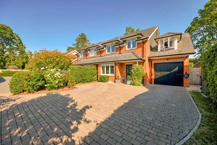 4 Bedroom Semi-Detached House For Sale In Hugh Carson Close, Sonning Common, South Oxfordshire, RG4