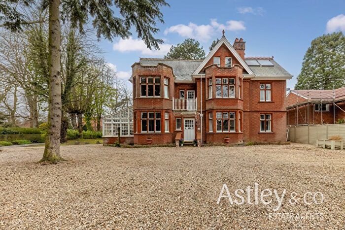 7 Bedroom Detached House For Sale In Avenue House, Staitheway Road, Wroxham, NR12