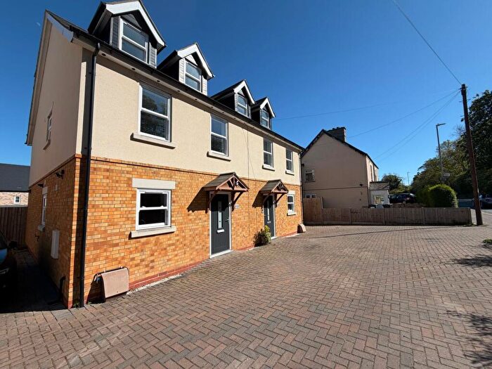 4 Bedroom Semi-Detached House To Rent In Hitchin Road, Fairfield, Hitchin, SG5