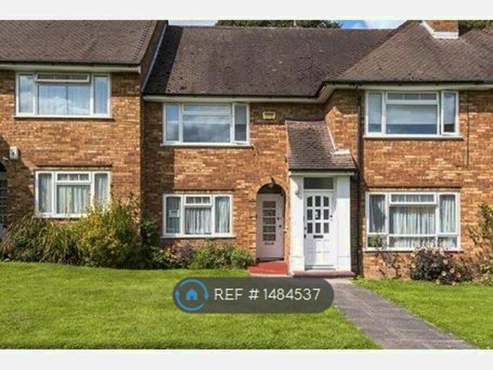 2 Bedroom Maisonette To Rent In Kerry Court, Stanmore, HA7