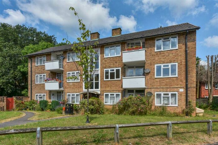 2 Bedroom Apartment To Rent In York Way, Chessington, KT9
