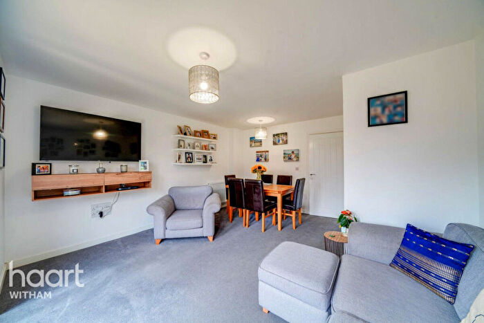 2 Bedroom Semi-Detached House For Sale In Hawkins Close, Rivenhall, CM8
