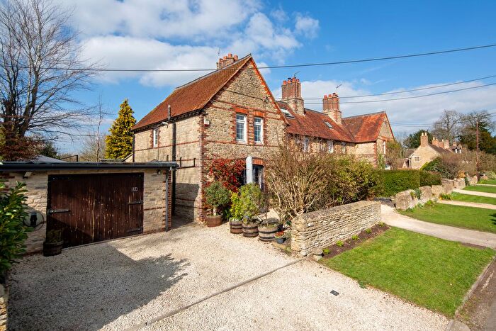 3 Bedroom Semi-detached House For Sale In Bainton Road, Bucknell, Bicester, OX27