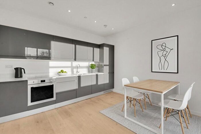 2 Bedroom Flat To Rent In **Limited Offer: £. Rent Contribution - Sunrise Parkway, Milton Keynes, MK14