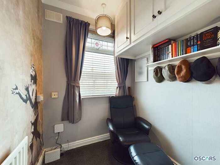 3 Bedroom Terraced House For Sale In Bernadette Avenue, Hull, HU4
