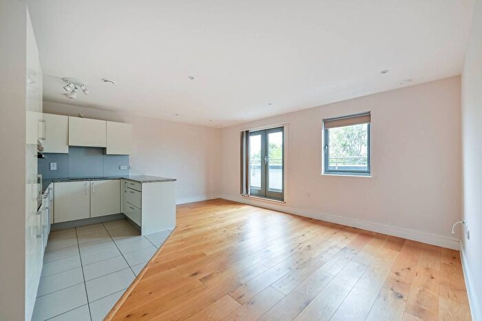 1 Bedroom Flat To Rent In St Margarets Road, St Margarets, Twickenham, TW1