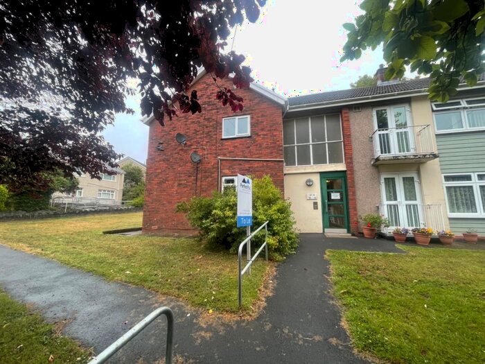 3 Bedroom Flat To Rent In Oak Ridge, Sketty, Swansea, SA2