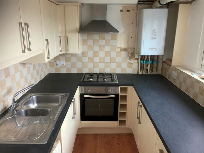 1 Bedroom Flat To Rent In Highfield Tower, Hillrise Road, Romford, RM5